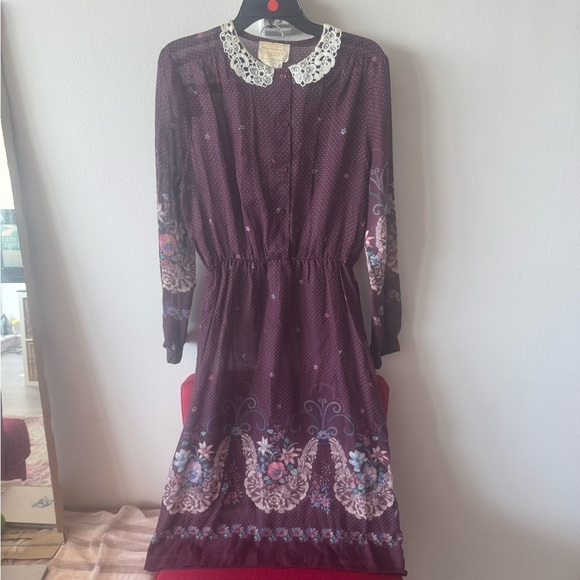 70s Vintage Elegant Burgundy Dress with Lace Collar - Picture 2 of 9